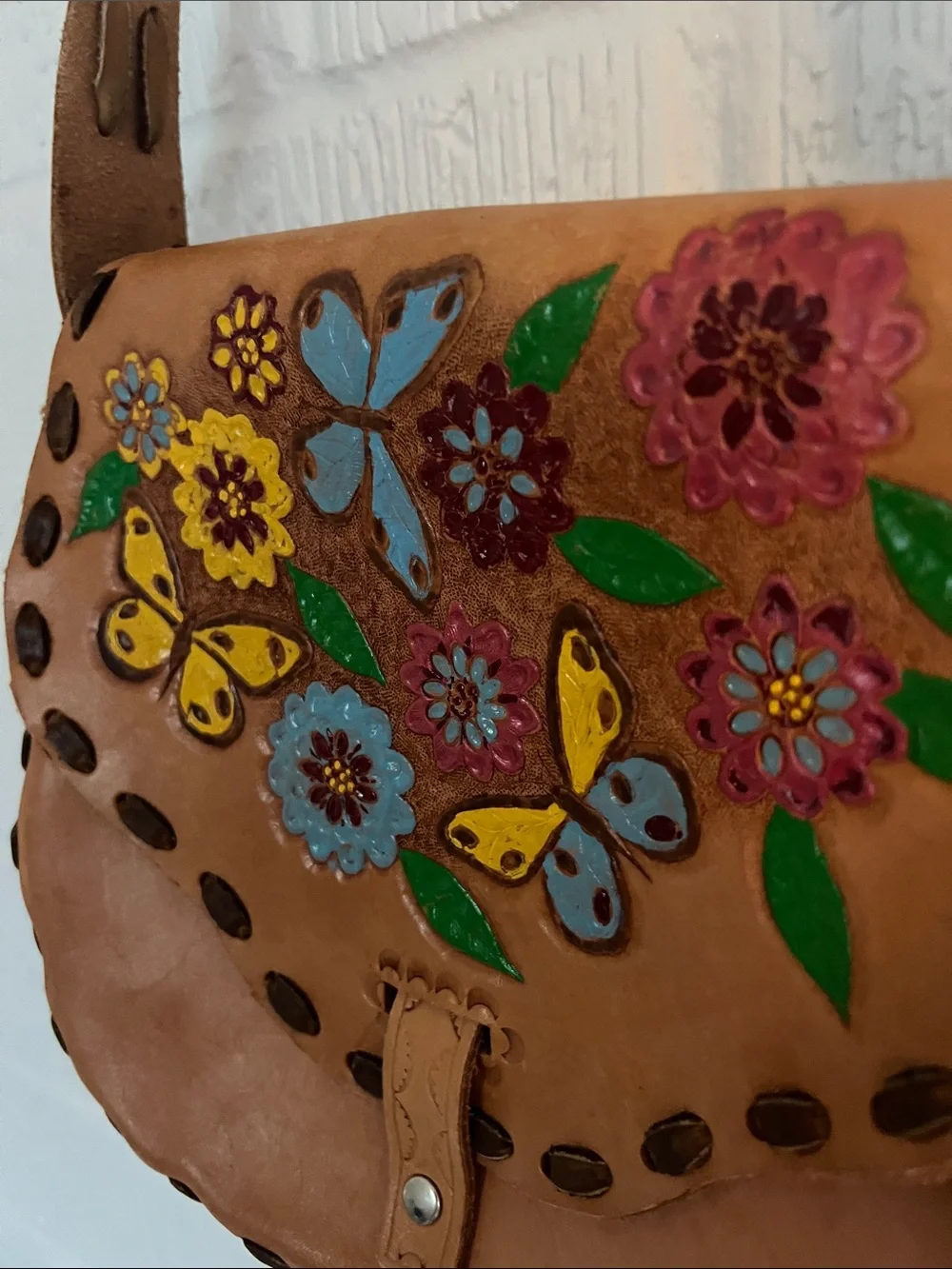 Hand-Painted Floral & Butterfly Leather Crossbody Bag - Tan - Picture 4 of 6